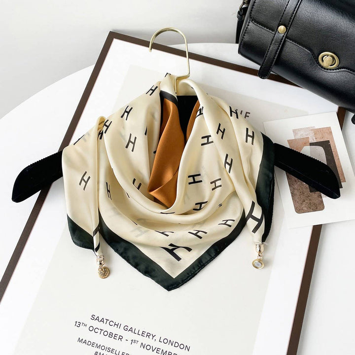 ACCITY - Magnetic Print Triangle Scarf for  Spring Style_CWASC02917