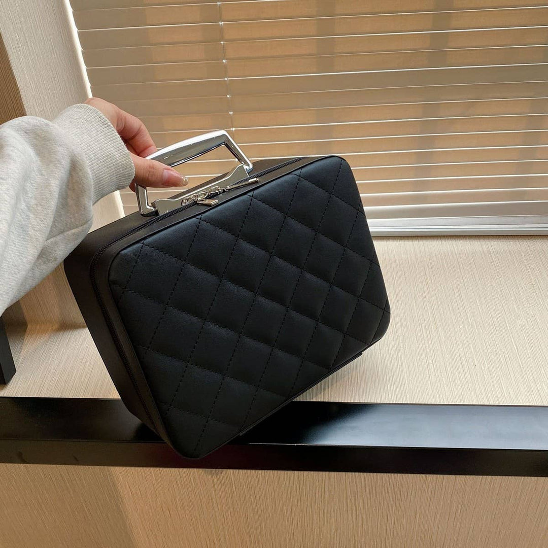 ACCITY - NEW FASHION EMBROIDERY DIAMOND COSMETIC BAG_CWAB4494