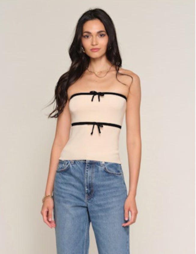 Averil Top