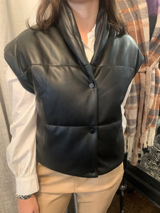 Vail Vest in Black