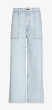 Load image into Gallery viewer, Avery Cropped Trouser Jeans