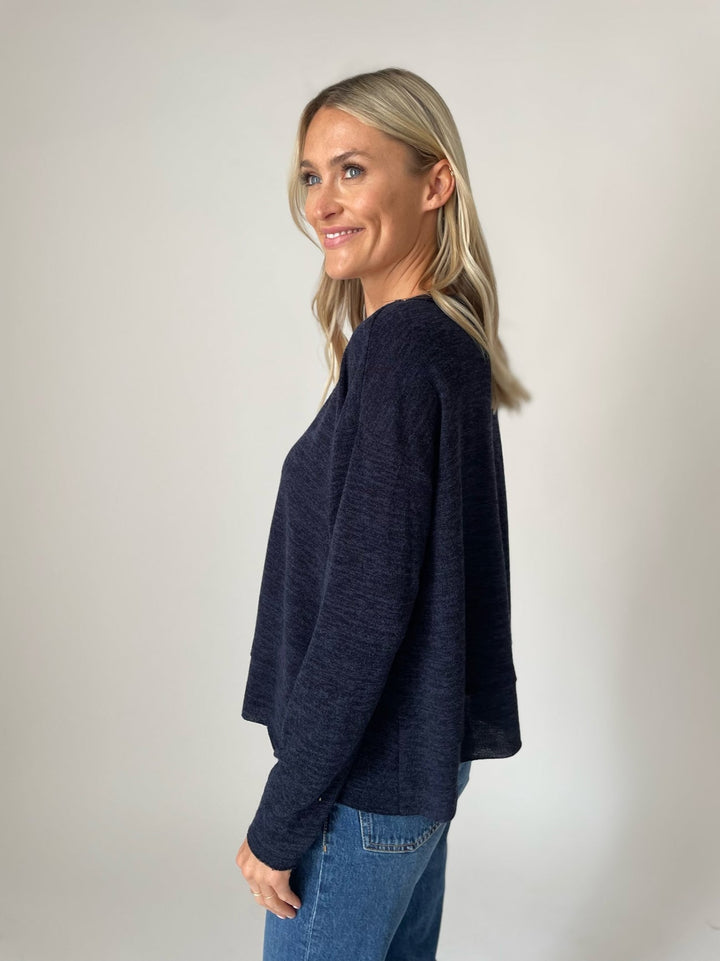 Hemmed L/S Sweater