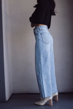 Load image into Gallery viewer, Nori High Waist Cropped Wide Jeans