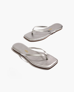 Square Toe Lily