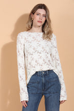 Load image into Gallery viewer, Flower Textured Stretch Top