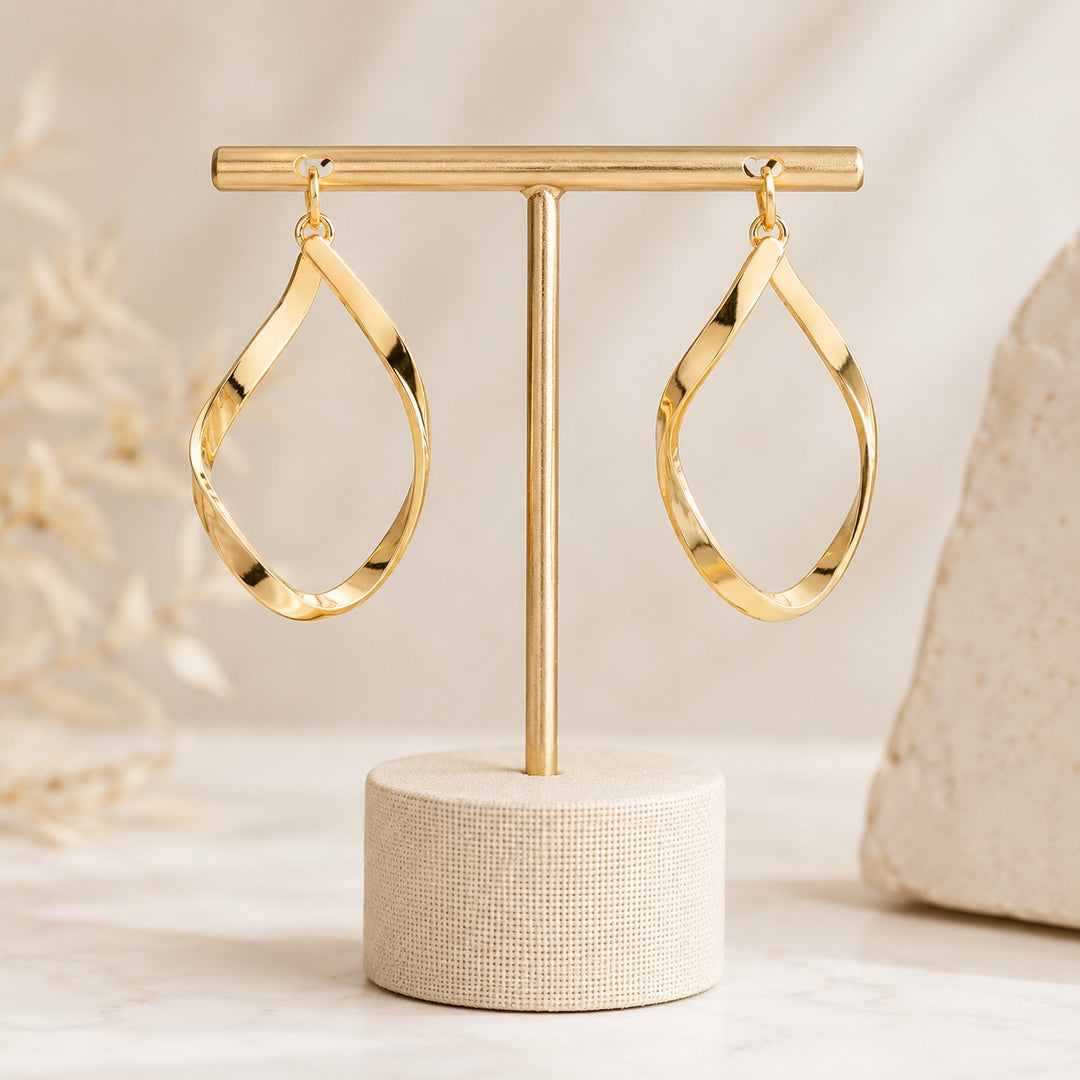 Twisted Hoop