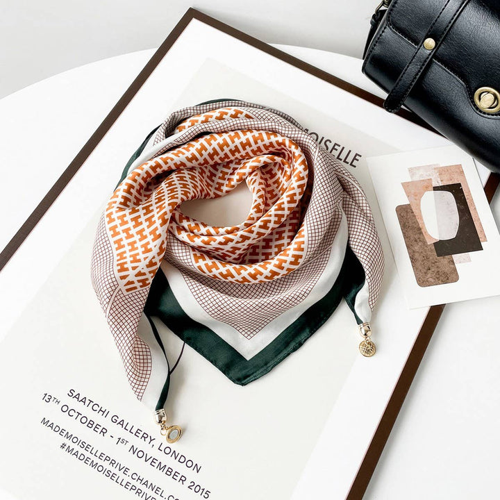 ACCITY - Magnetic Print Triangle Scarf for  Spring Style_CWASC02917