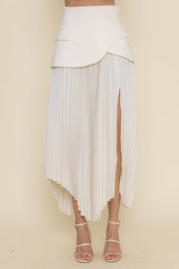 CONTRAST ASYMMETRIC PLEATED SLIT SKIRT