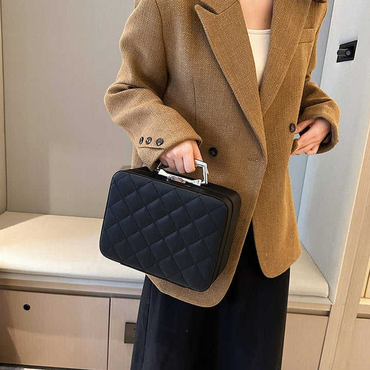 ACCITY - NEW FASHION EMBROIDERY DIAMOND COSMETIC BAG_CWAB4494